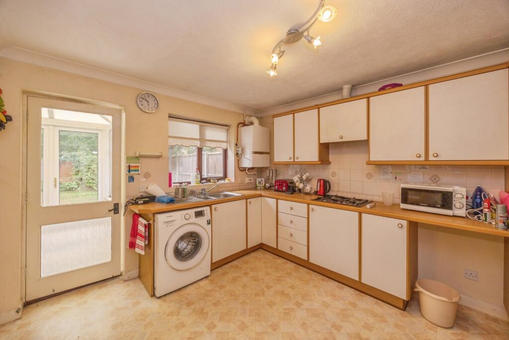 House in Havant, Hampshire - View 5