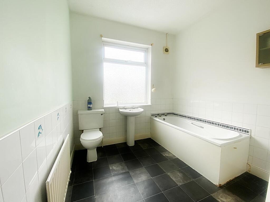 Apartment in North Tyneside, North East - View 4