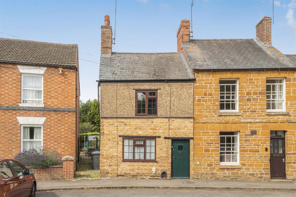 House in Northampton, Bugbrooke - View 2
