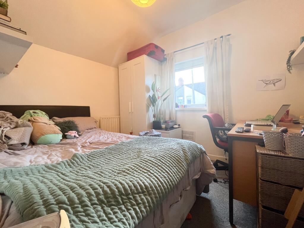 House in Cardiff, Maindy, Cathays - More