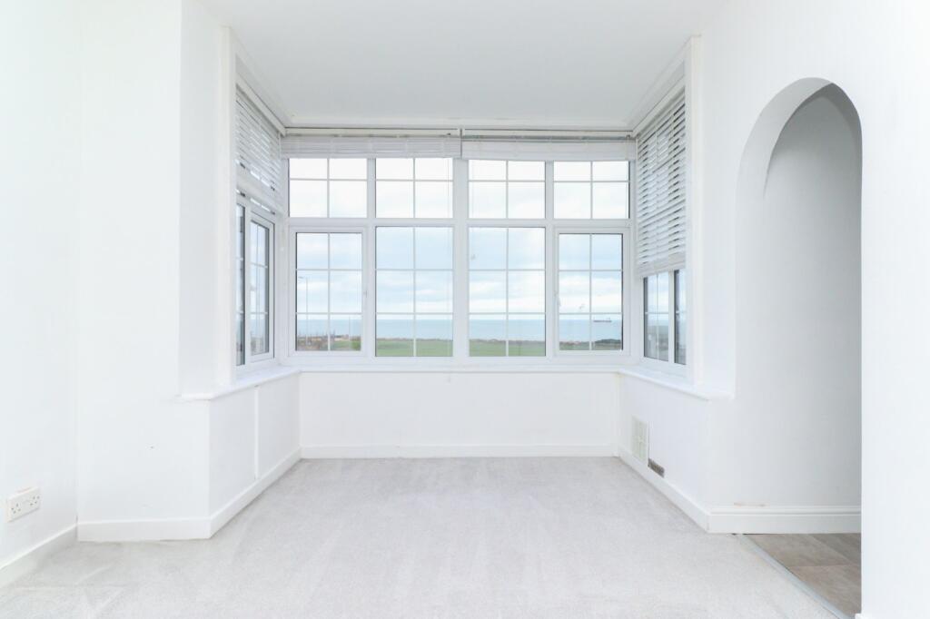 Palm Bay Avenue, Margate, Kent, CT9 photo 3