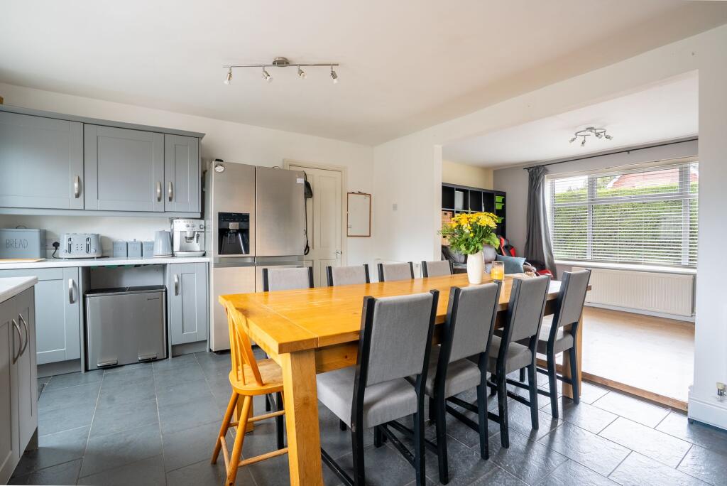 Wood Lane, Hawarden, CH5 photo 4