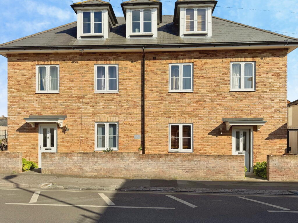 Main image of property: Crown Street, Southampton, SO15 5LJ