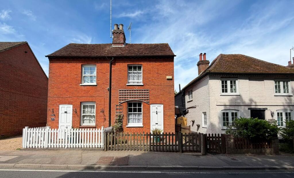 Main image of property: 5 Parkside Cottages, The Street, West Clandon, Guildford, Surrey, GU4 7ST