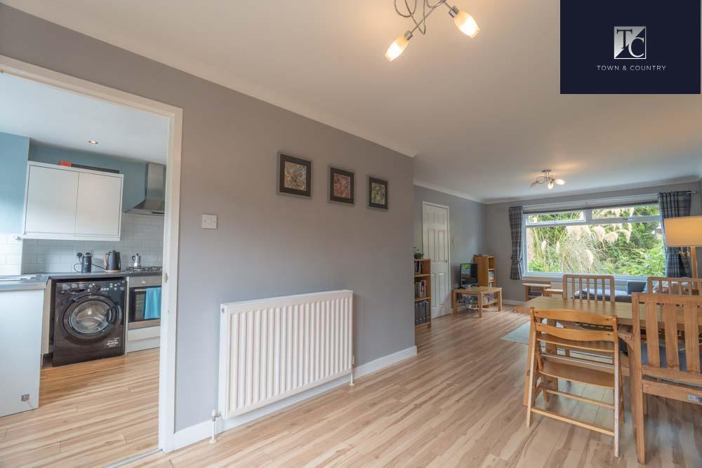 House in Kirkintilloch, Merkland - More