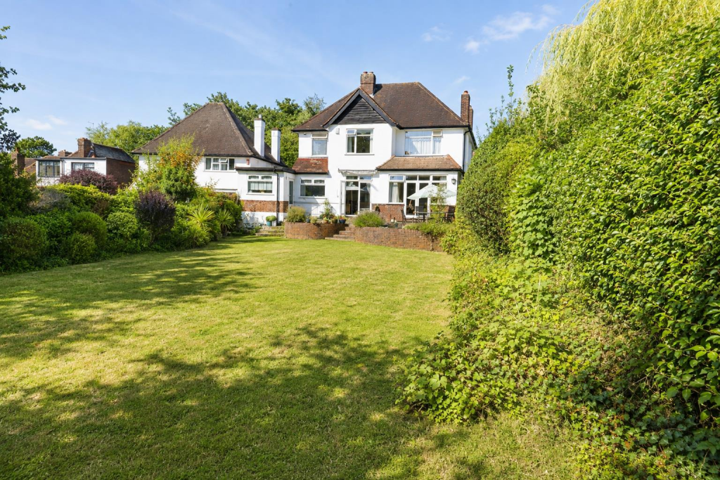 House in Bromley - View 2