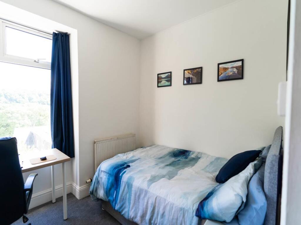 House in Bangor, Gwynedd - More