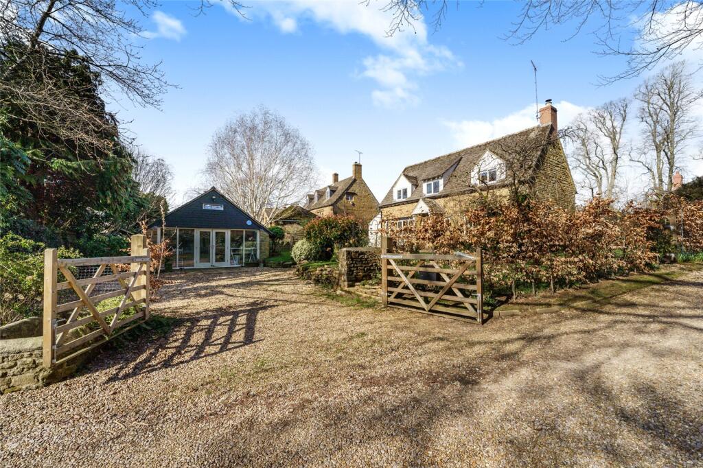 Main image of property: Manor Road, Adderbury, Banbury, Oxfordshire, OX17