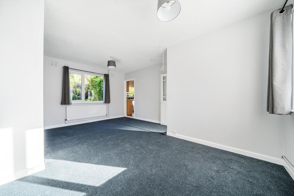 House in Southampton - More