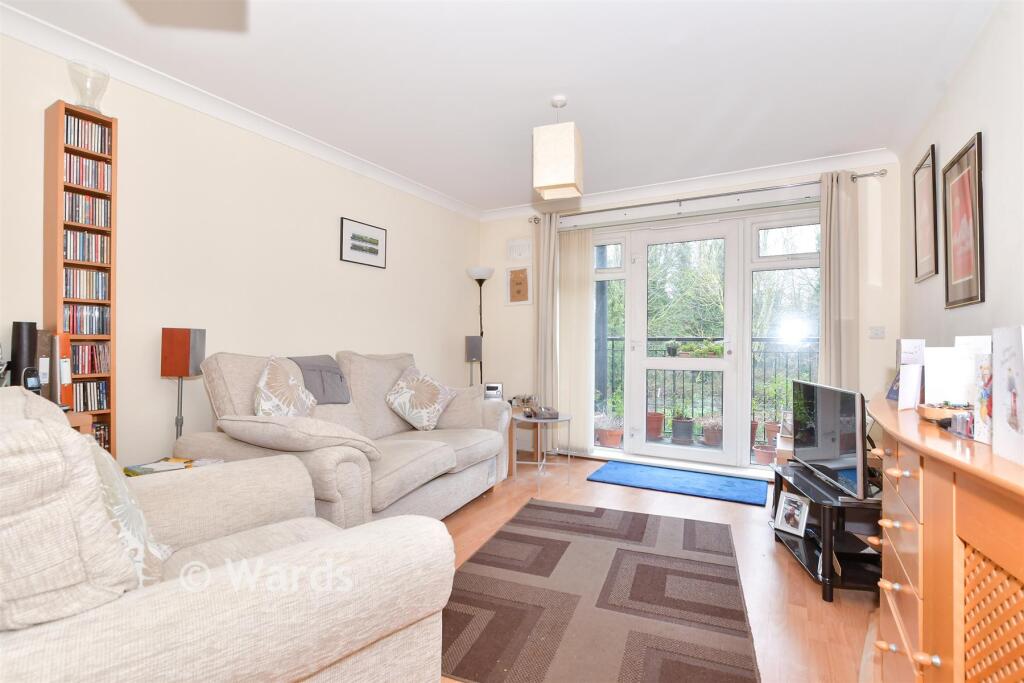 Friars View, Aylesford, Kent photo 3