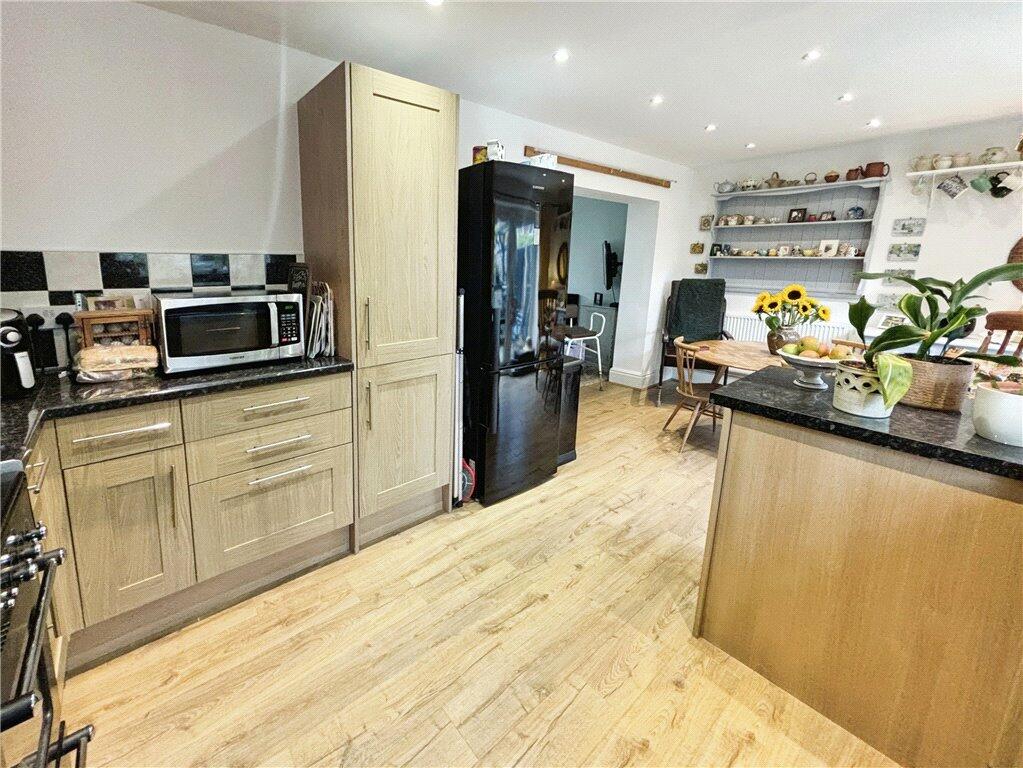 House in Sandown, Lake - More