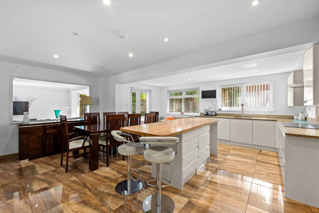 House in Croydon - View 2