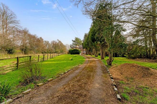OAKLANDS FARM, 44 HEYBRIDGE LANE39.jpg