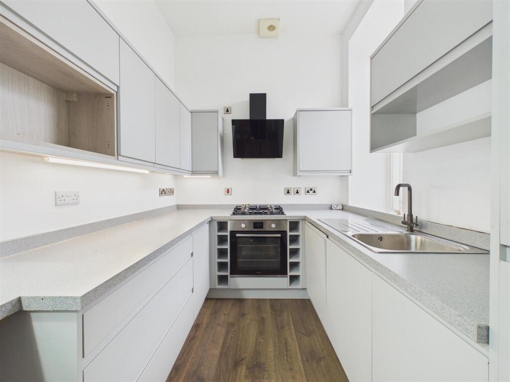 Apartment in Sheffield, South Yorkshire - View 2