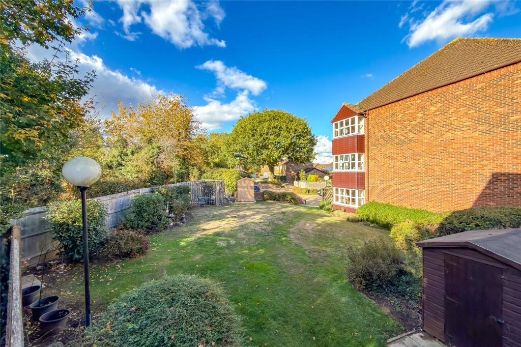 Harvest Court, Harvesters, St Albans, Hertfordshire, AL4 photo 4