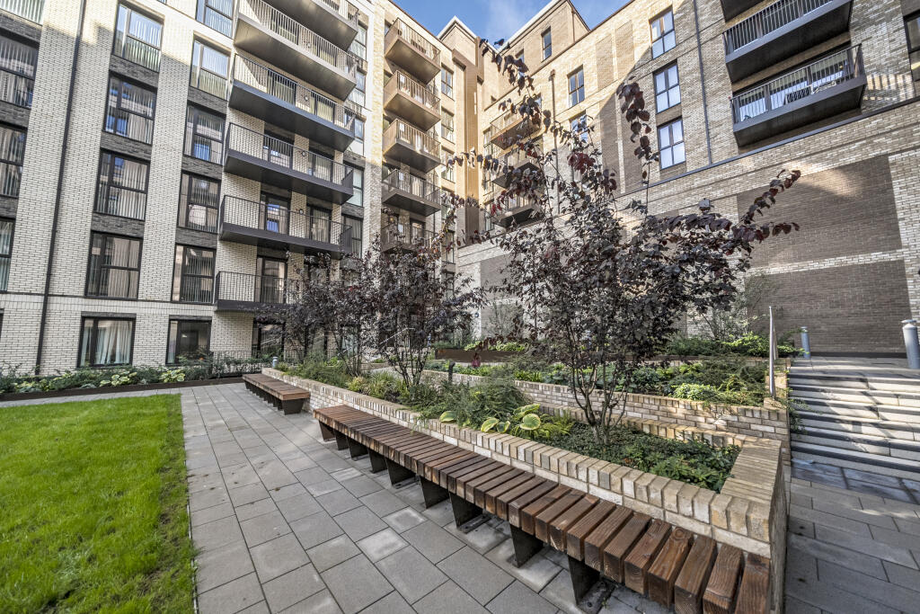 Apartment in London - View 3