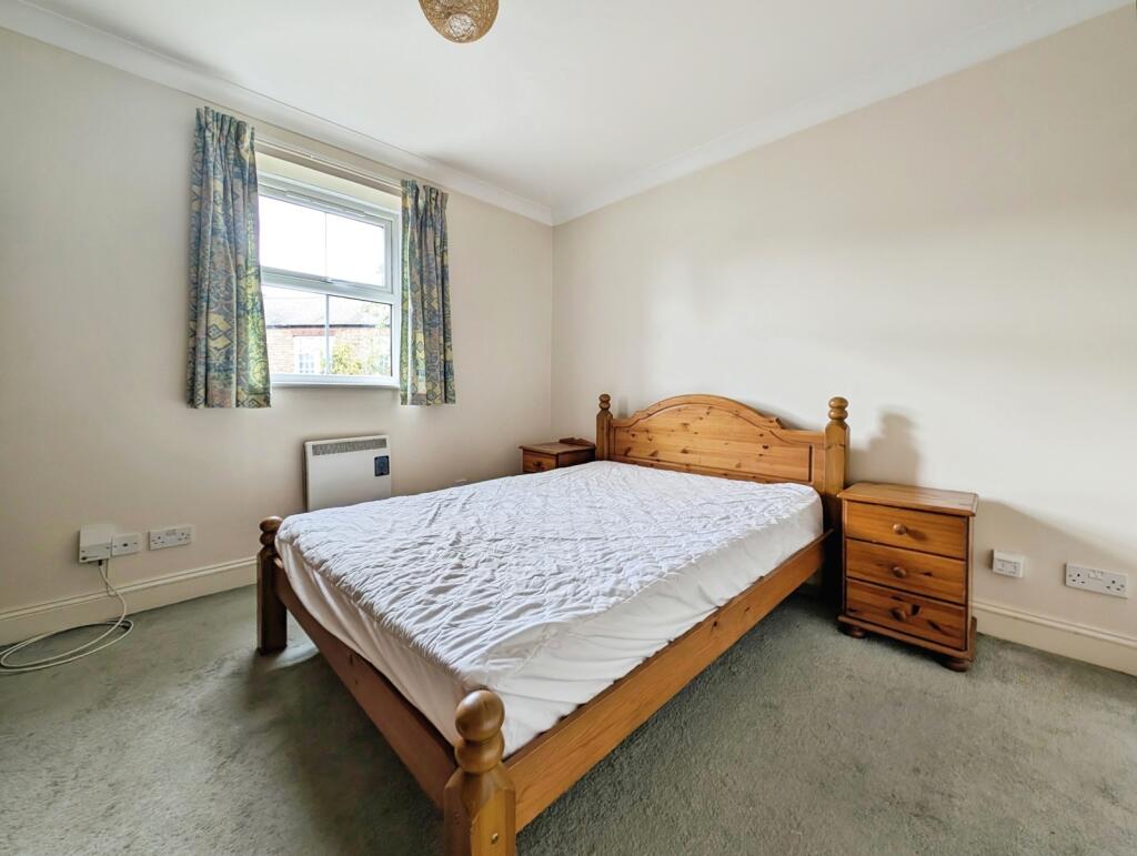 Apartment in Newcastle upon Tyne - View 5