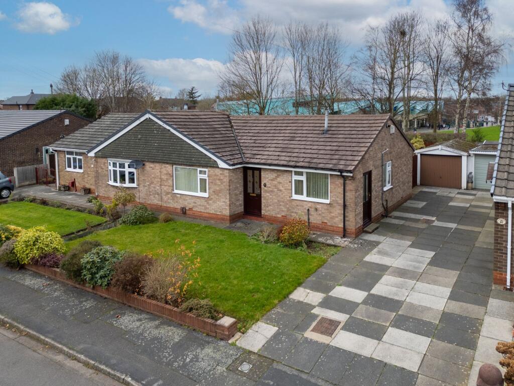 Main image of property: Oakdene Avenue, Woolston, WA1