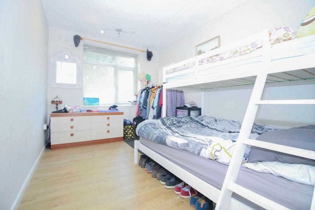 Apartment in Three Rivers, Watford Rural - View 5