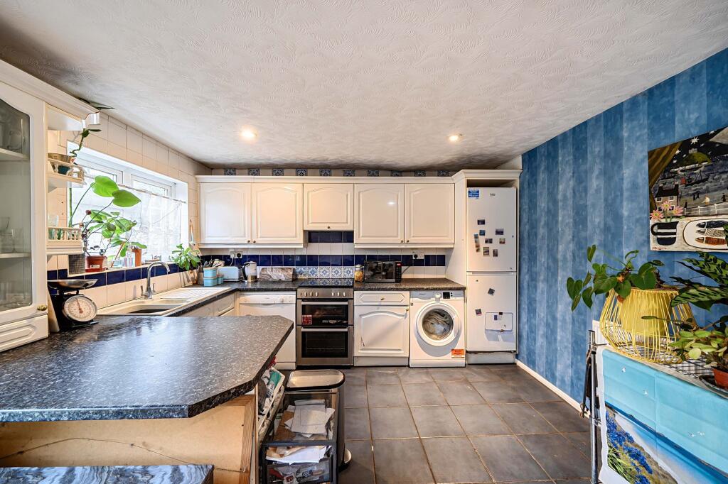 The Garth, Abbots Langley, WD5 photo 3