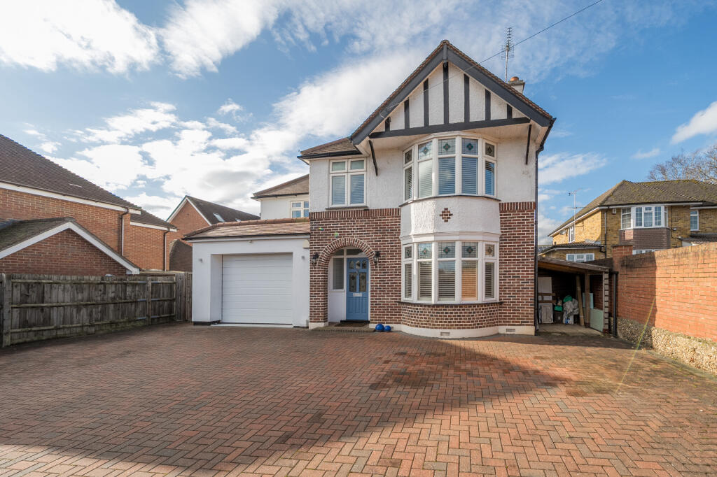 Main image of property: Gerrards Cross Road, Stoke Poges, SL2