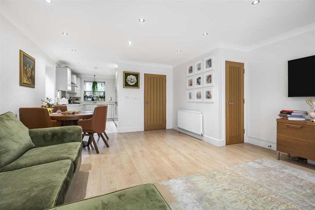 House in Watford - View 4