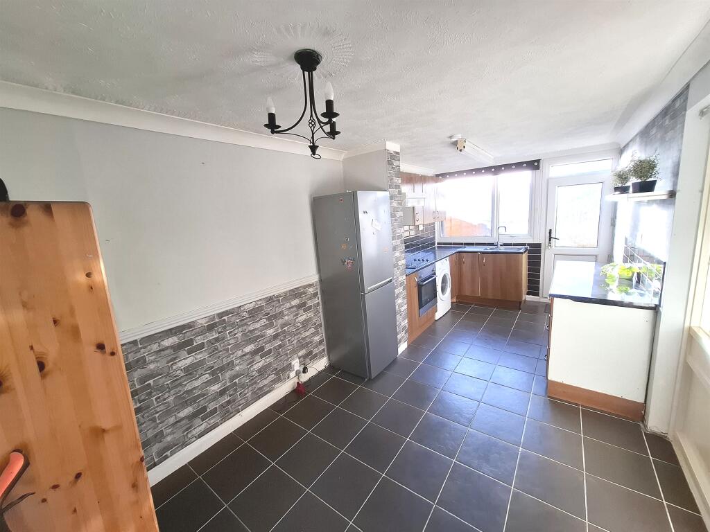 Cornwell Close, Gosport photo 3