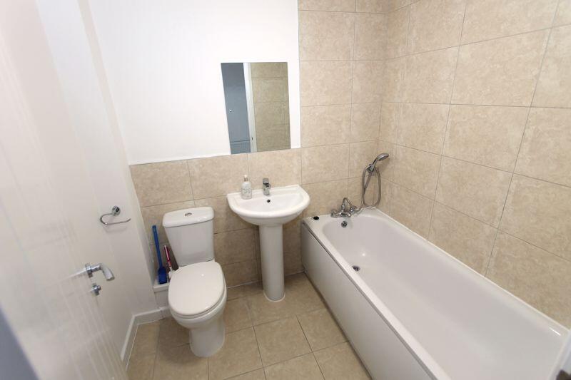 Apartment in Luton - View 3