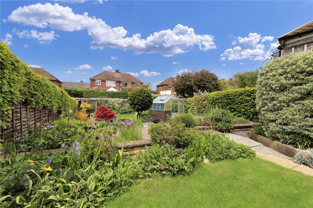 Guisborough Road, Nunthorpe, TS7 photo 3