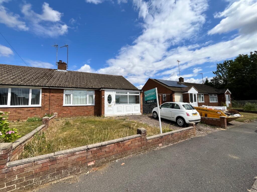 2-bed semi-detached on Evedon Close, Luton, Bedfordshire, LU3 2TW, £325,000