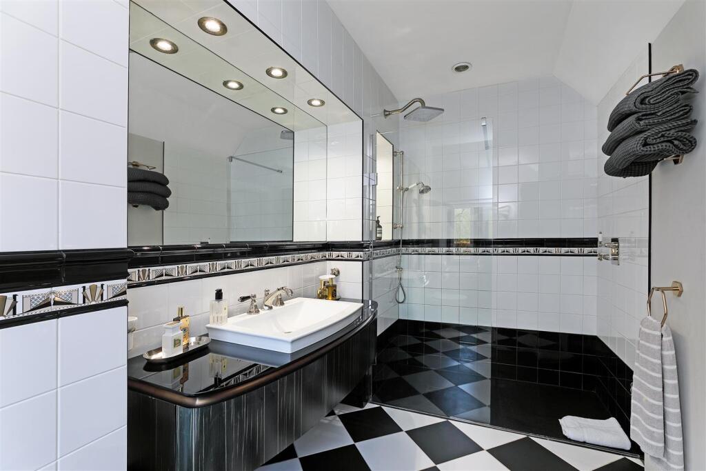 Additional image 21 of Oldfield Nook, Scholes Lane, Scholes, Cleckheaton, BD19 6LY