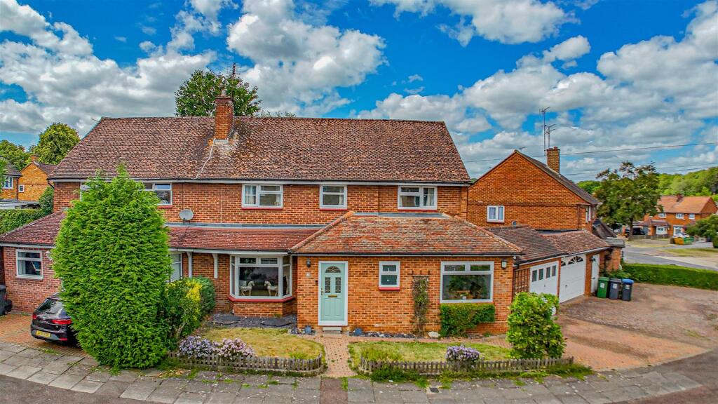 Main image of property: New Park Drive, Hemel Hempstead, HP2