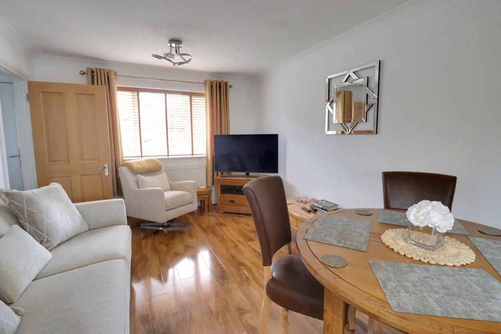 Spruce Avenue, Waterlooville photo 2