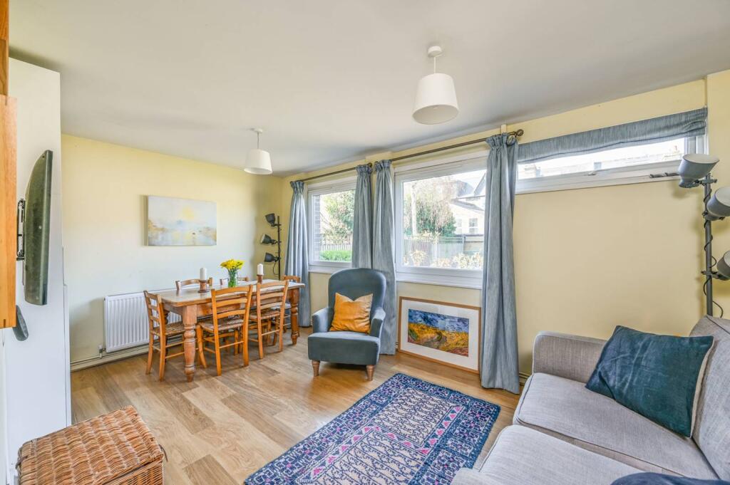 1-bed flat on Swanage Road, Wandsworth, London, SW18, £350,000