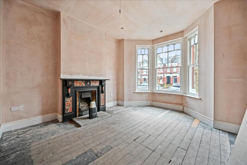 Crediton Road, London, NW10 photo 3