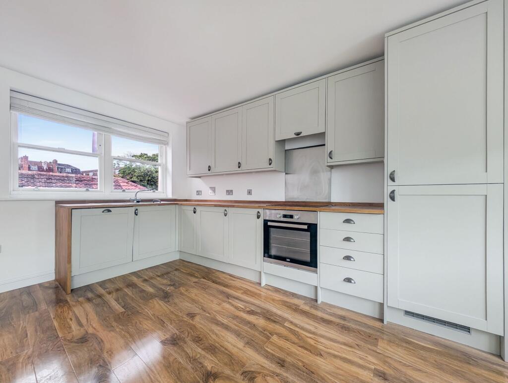 Apartment in Taunton - View 4