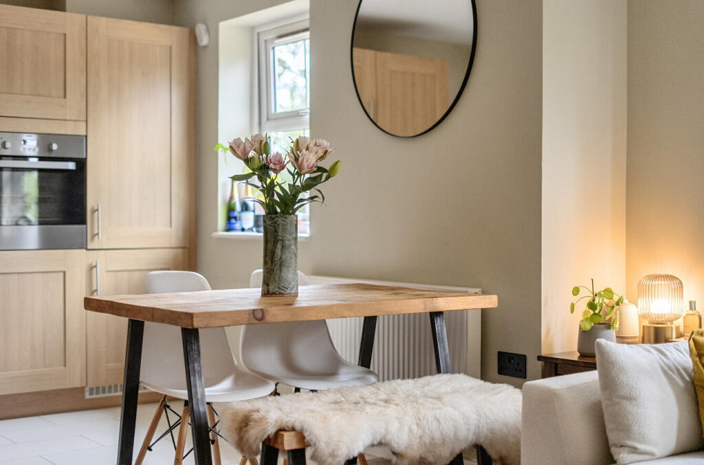 Apartment in Wokingham, Emmbrook - View 4