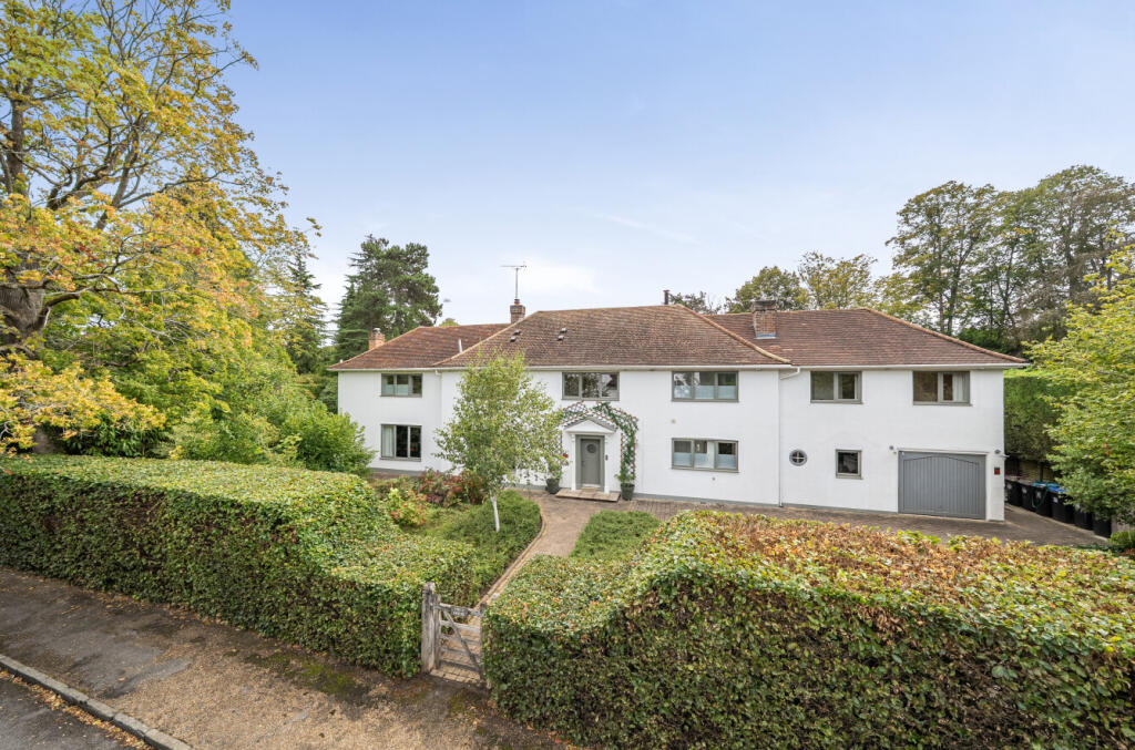 Main image of property: Hockering Road, Woking, Surrey, GU22