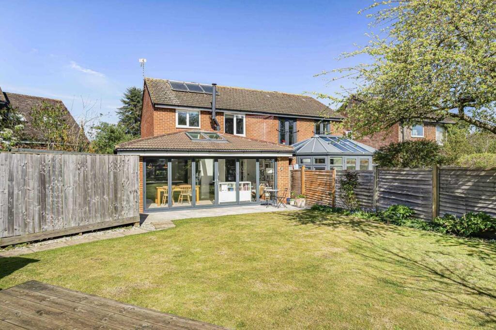 3-bed semi-detached on Central Thame, Oxfordshire, £595,000