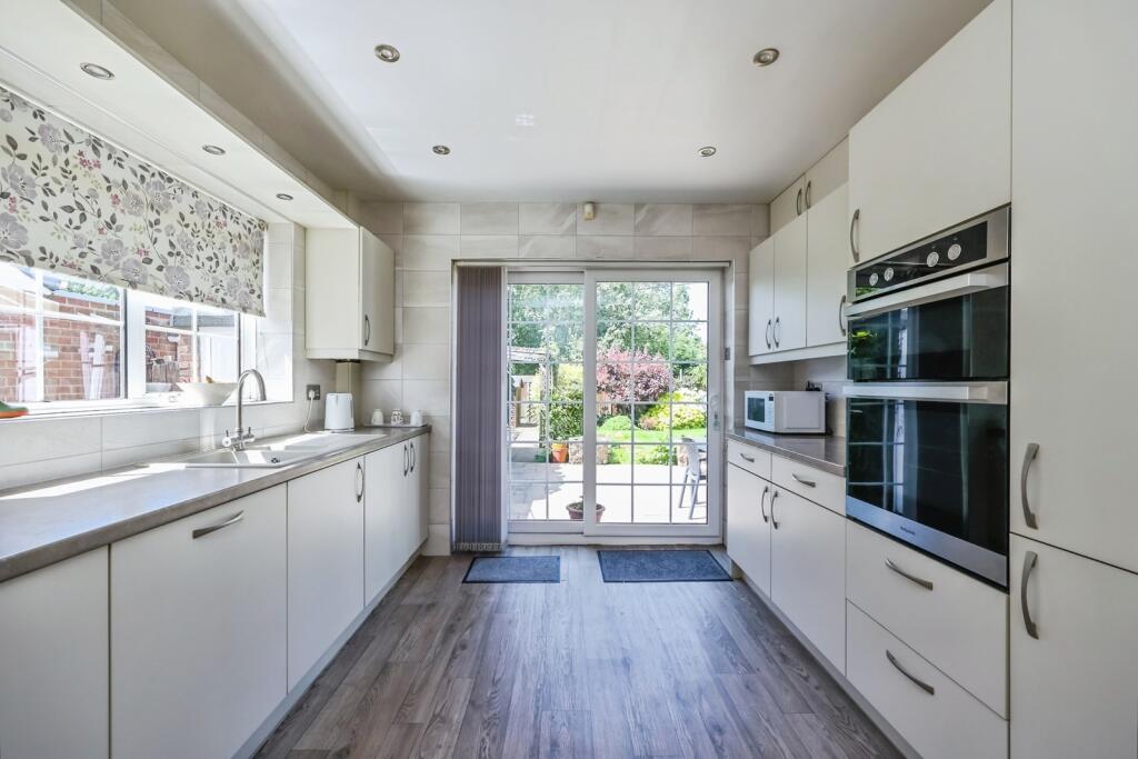 House in Ashfield, Hucknall - More