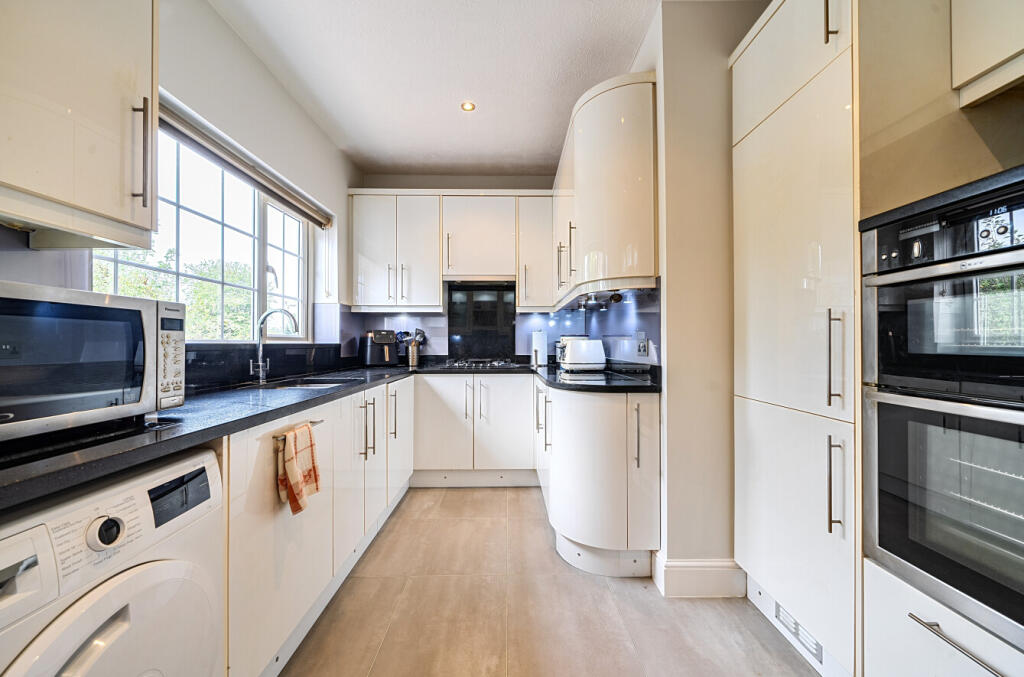 House in Watford, North Watford - View 5