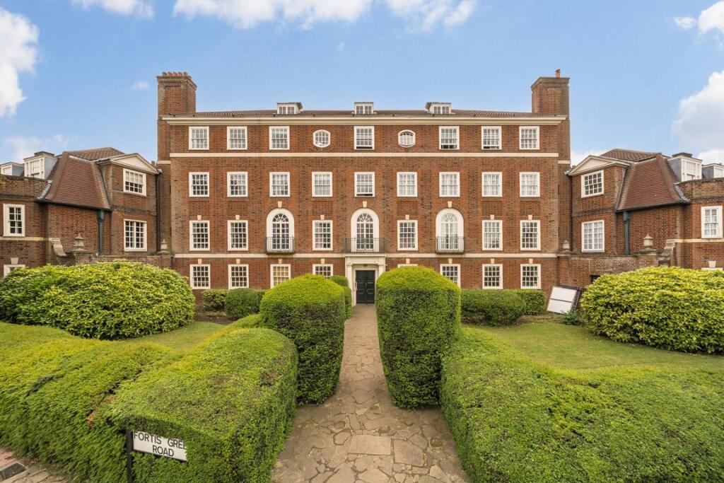 Main image of property: Fortis Green Road, London