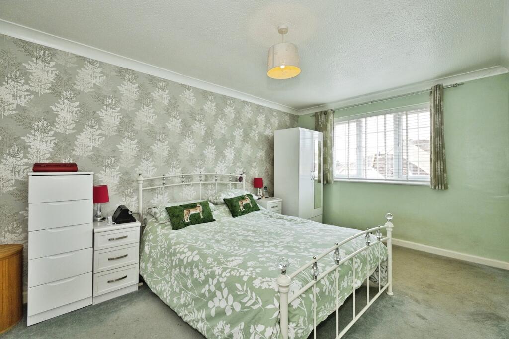 Additional image 8 of Sutton Grange, YEOVIL