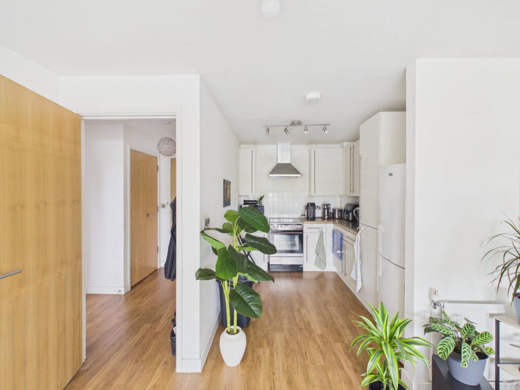 Apartment in Chelmsford - View 3