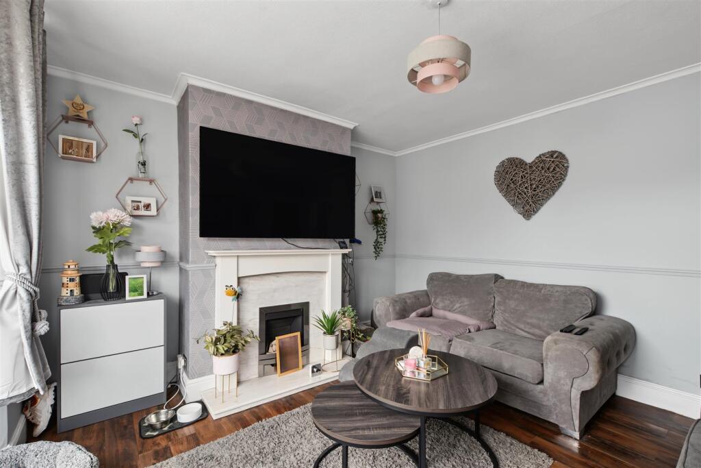 Cambridge Crescent, Stapleford, Nottingham - View 3