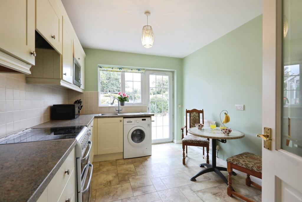 House in Worcester - View 3