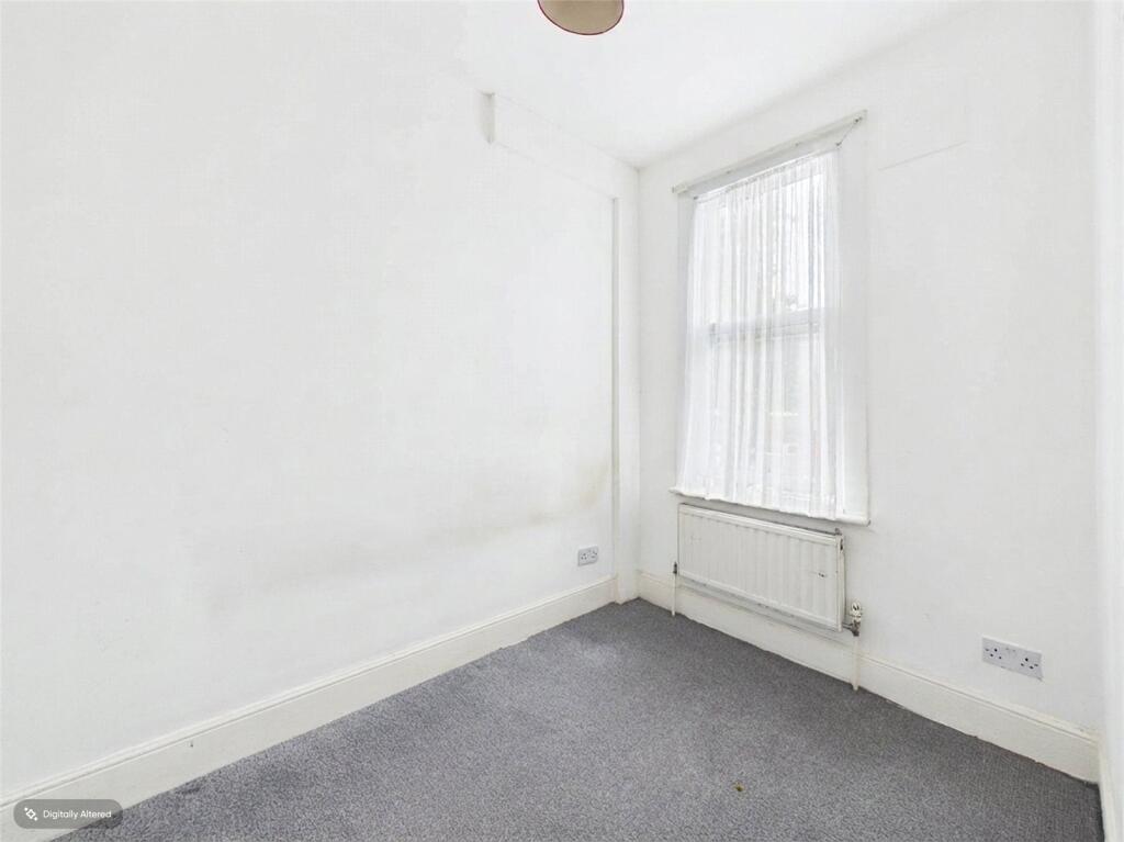 Apartment in London, Leyton - More