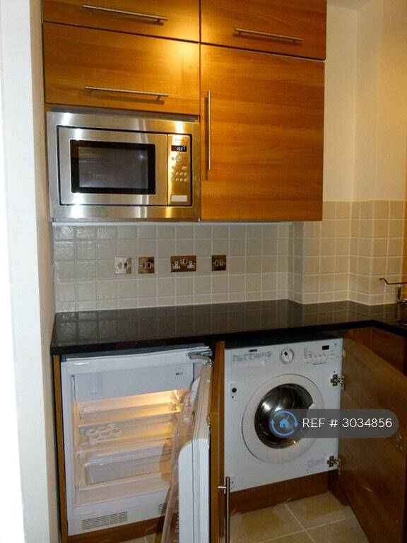 Apartment in London, Westbourne Green, Bayswater - More
