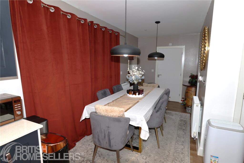 House in Llanwern, Glan Llyn - More