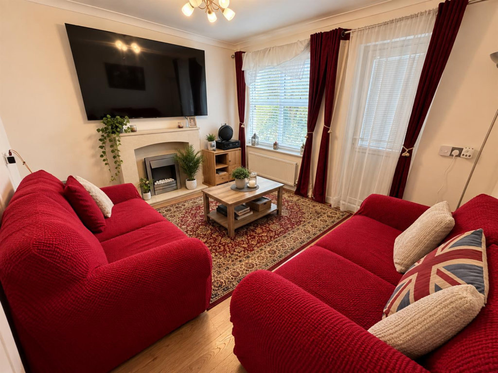 NN3 5DE, Middlemore, Southfields photo 4